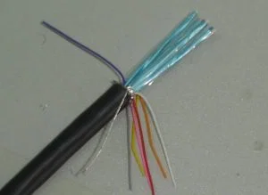 Mesin kerajang aluminium potong menegak 
